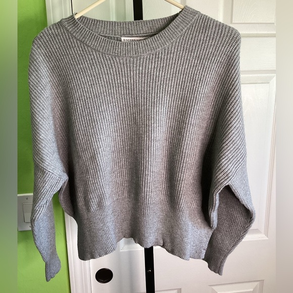Sincerely Jules Oversized Gray Cropped Sweater, size XS - Picture 1 of 4
